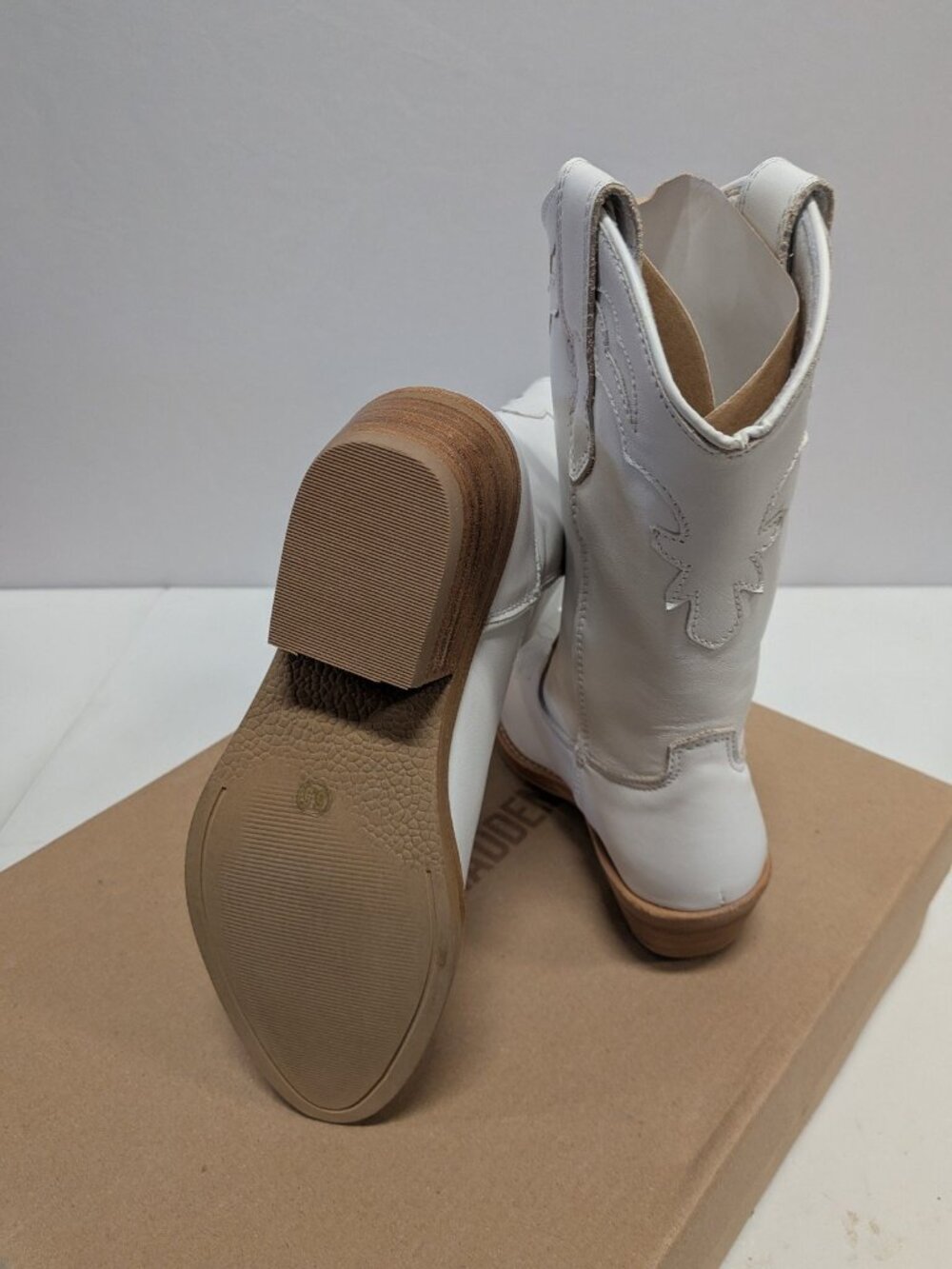 steve madden Laredo White Leat 5.5 - Picture 5 of 6